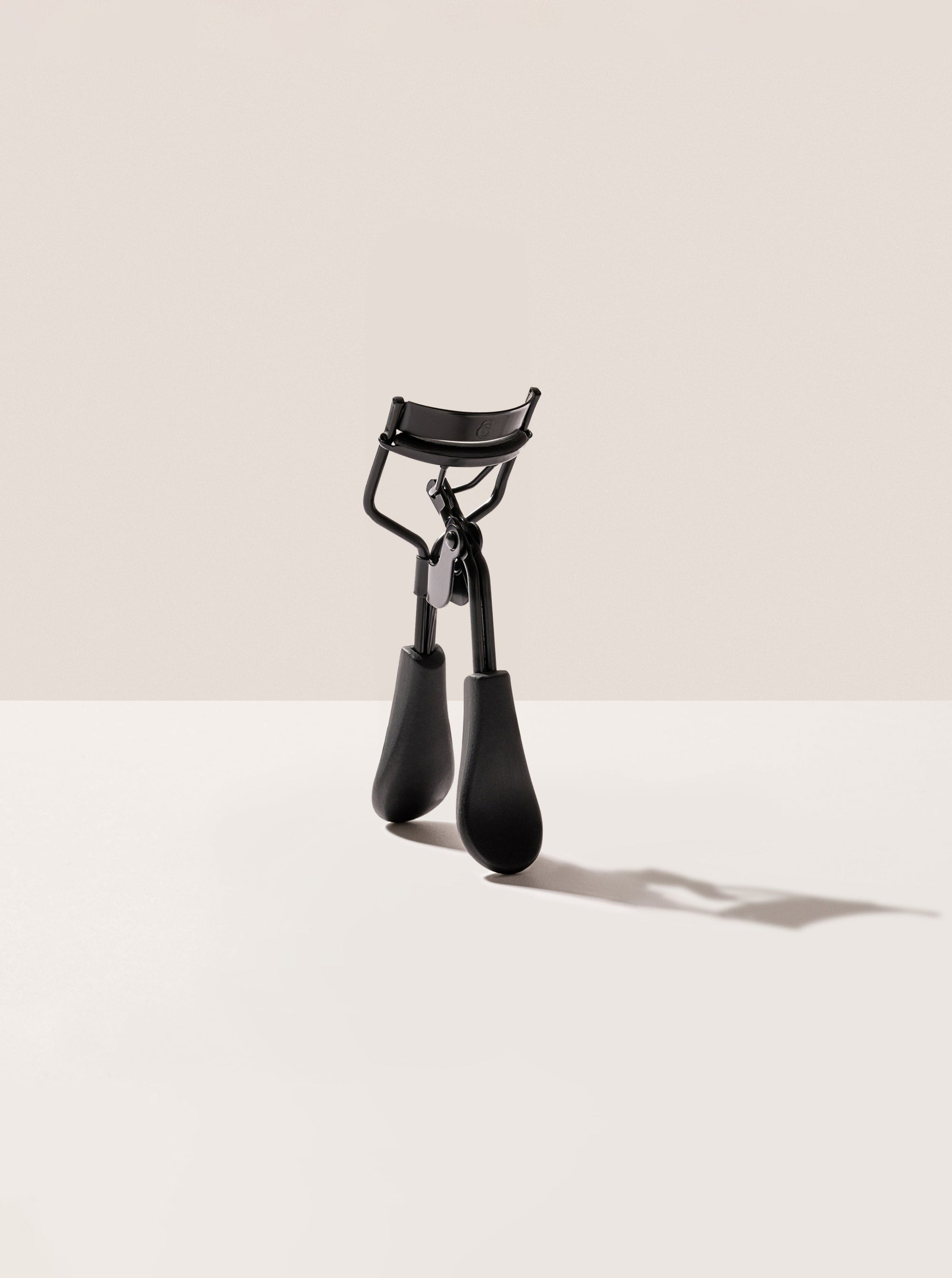 EYELASH CURLER